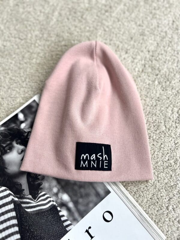 Vaikiška švelniai rožinės spalvos kepurė