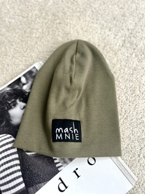 Vaikiška chaki spalvos kepurė