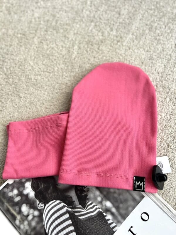 Kepurės ir movos komplektas - rožinės spalvos