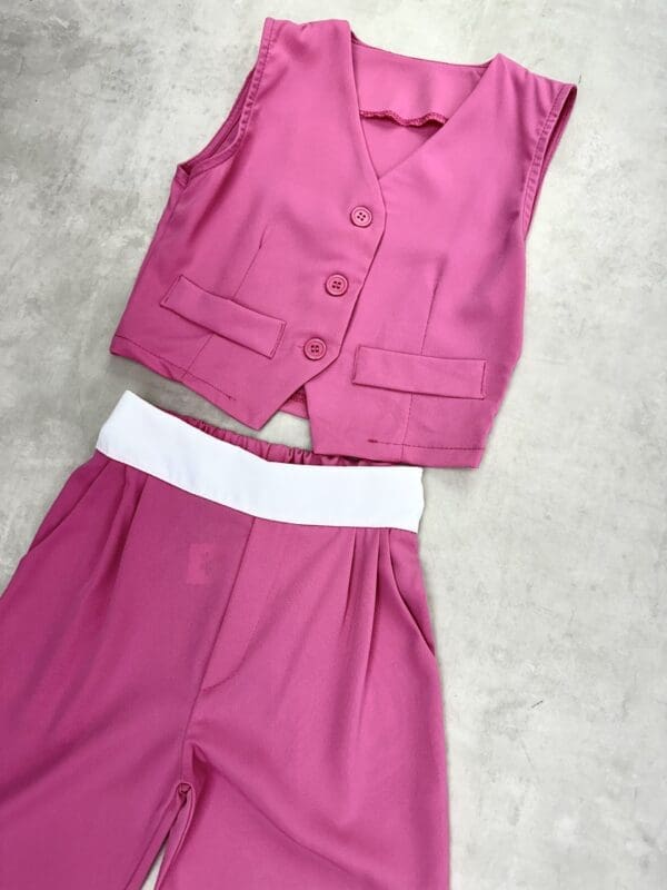 Vasariškas kostiumėlis