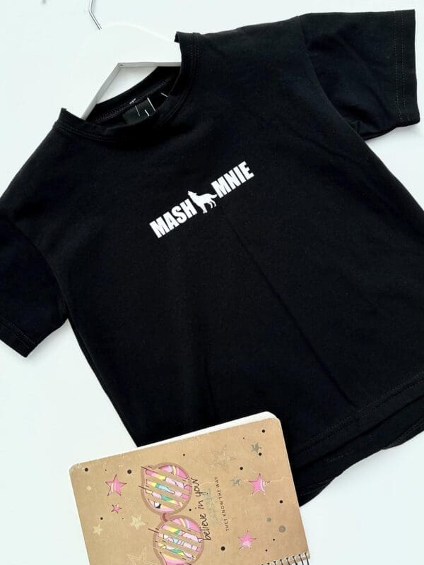 Minimalistiniai marškinėliai trumpomis rankovėmis