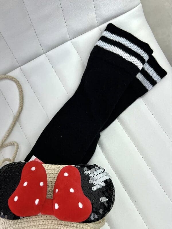 Juodos spalvos kojinės su apvadais