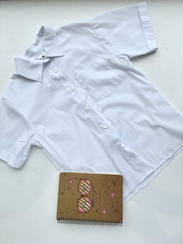 Marškinėliai trumpomis rankovėmis baltos spalvos