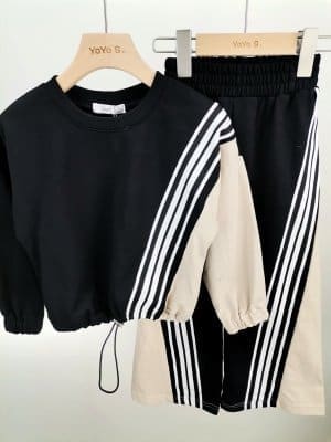 Dviejų dalių laisvalaikio kostiumas juodos spalvos