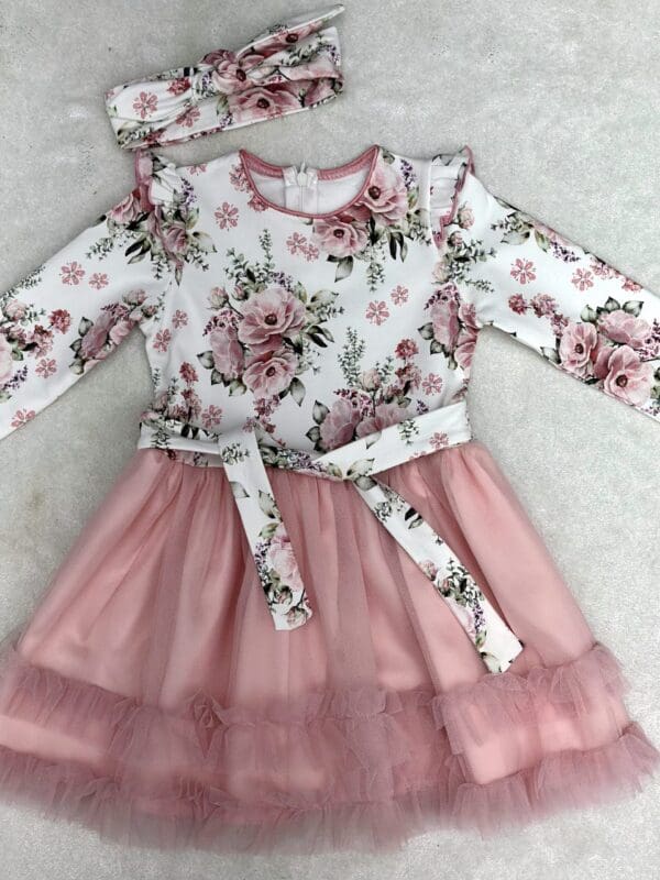 Šventinė gėlėta suknelė su tuliu