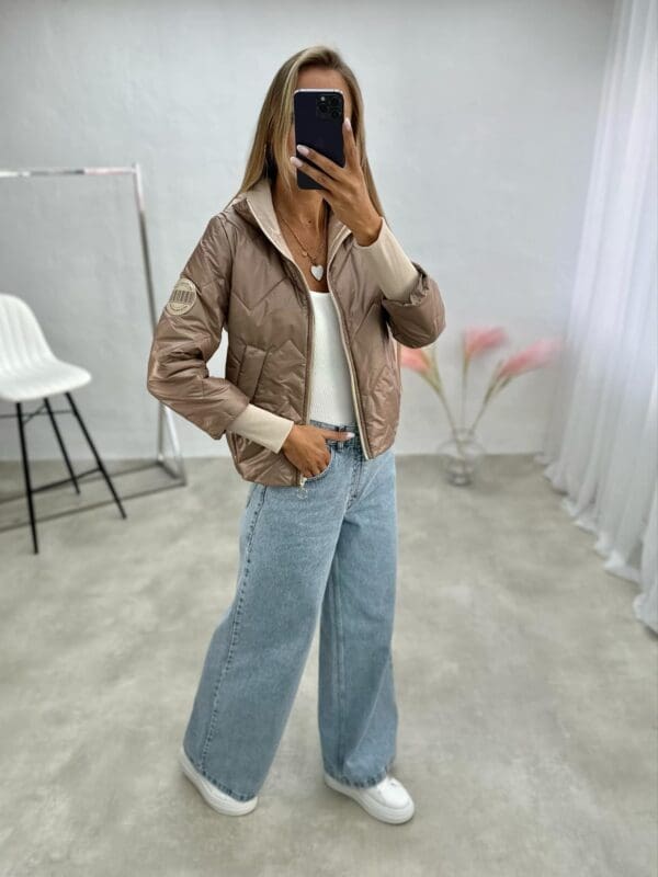 Stilinga dygsniuota striukė