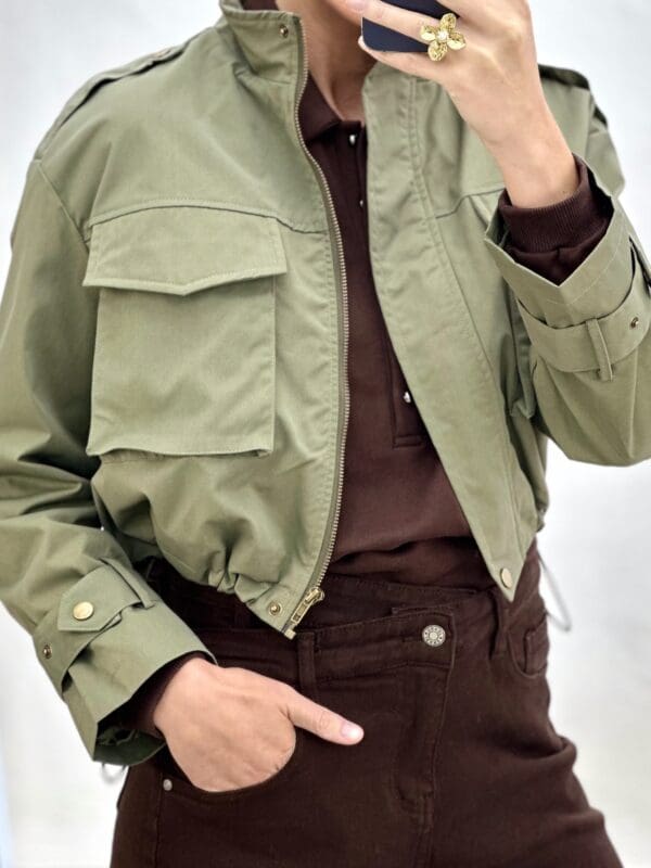 Striukė su kišenėmis