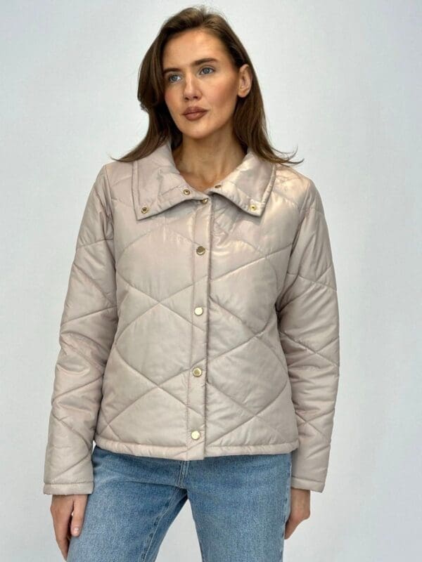 Lengvo silueto laisva striukė